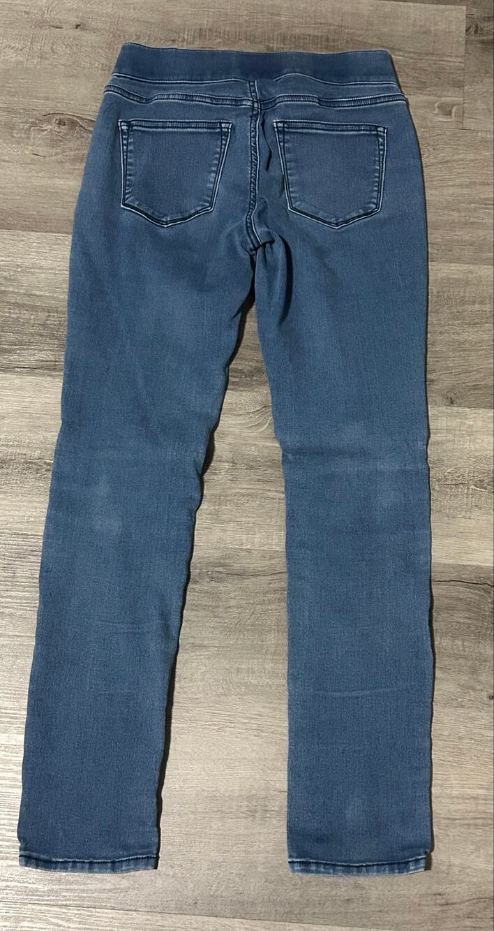 Woman’s Sonoma skinny jeans
